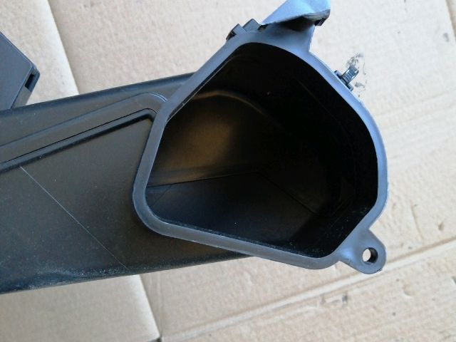 bontott SSANGYONG MUSSO Utastér Fűtéscső