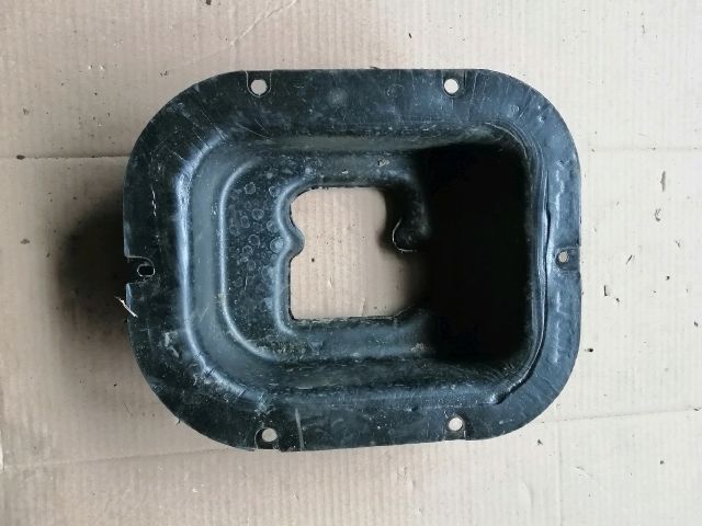 bontott SSANGYONG MUSSO Váltószoknya Rögzítő Keret