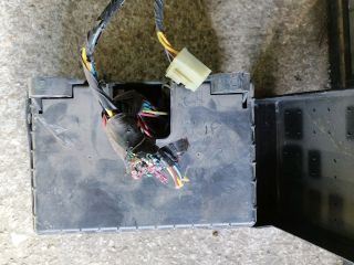 bontott SSANGYONG REXTON Biztosítéktábla Motortér