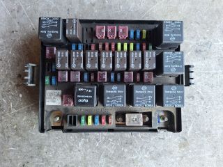 bontott SSANGYONG REXTON Biztosítéktábla Motortér