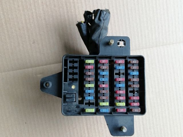 bontott SSANGYONG REXTON Biztosítéktábla Motortér