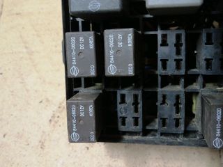 bontott SSANGYONG REXTON Biztosítéktábla Motortér