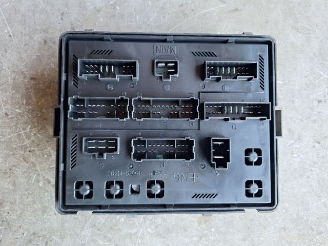 bontott SSANGYONG REXTON Biztosítéktábla Motortér