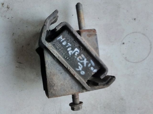 bontott SSANGYONG REXTON Motor Tartó Bak Jobb