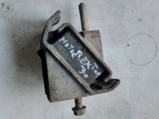 bontott SSANGYONG REXTON Motor Tartó Bak Jobb