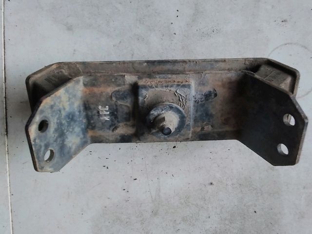 bontott SSANGYONG REXTON Motor Tartó Bak Jobb