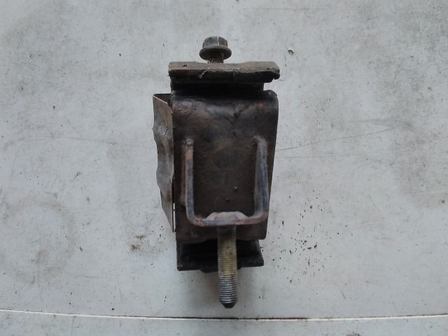 bontott SSANGYONG REXTON Motor Tartó Bak Jobb