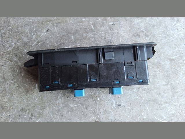 bontott SSANGYONG REXTON Ablakemelő Kapcsoló Négyes / Kettes