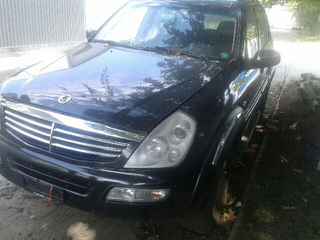 bontott SSANGYONG REXTON Bal első Alsó Zsanér