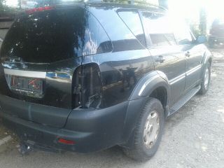 bontott SSANGYONG REXTON Bal első Alsó Zsanér