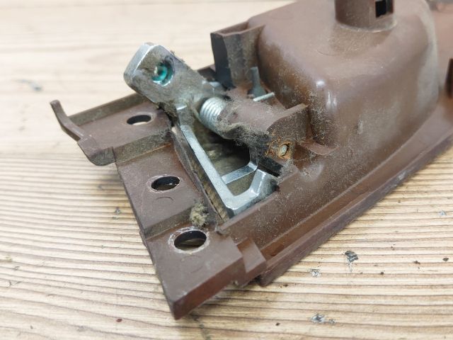 bontott SSANGYONG REXTON Bal első Belső Kilincs