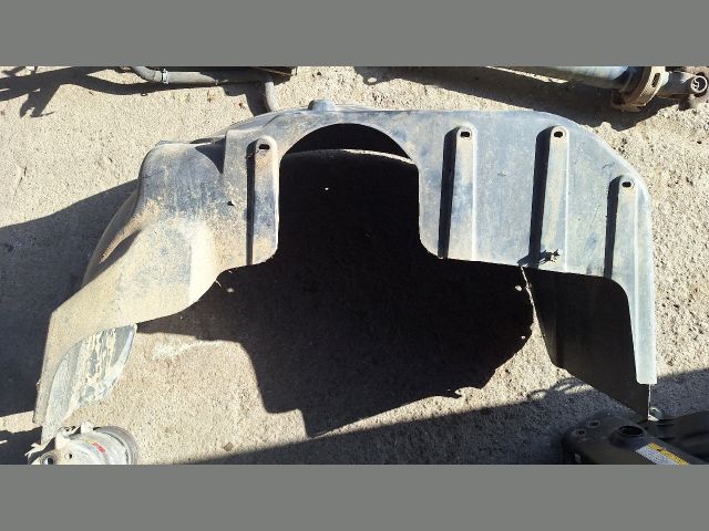 bontott SSANGYONG REXTON Bal első Dobbetét (Kerékjárati, Műanyag)