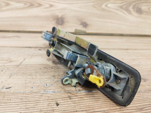 bontott SSANGYONG REXTON Bal első Külső Kilincs