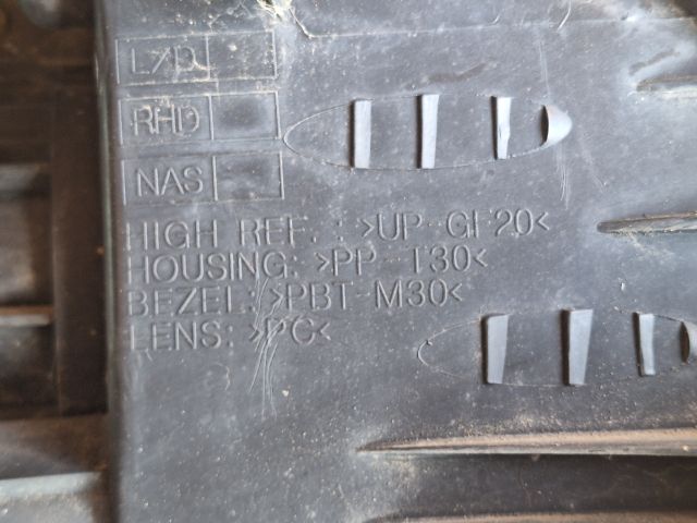 bontott SSANGYONG REXTON Bal Fényszóró