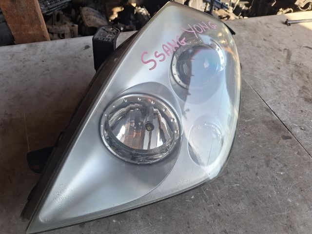 bontott SSANGYONG REXTON Bal Fényszóró