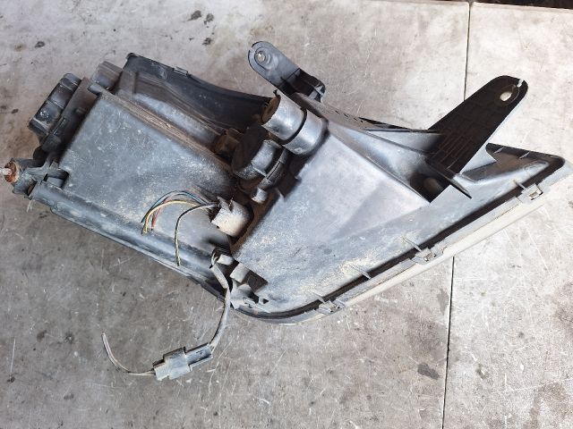 bontott SSANGYONG REXTON Bal Fényszóró