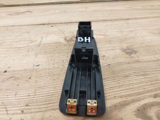 bontott SSANGYONG REXTON Bal hátsó Ablakemelő Kapcsoló