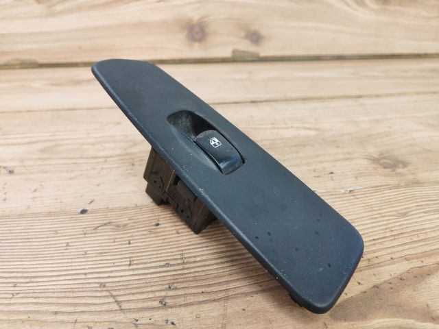 bontott SSANGYONG REXTON Bal hátsó Ablakemelő Kapcsoló