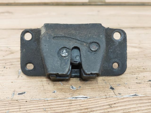 bontott SSANGYONG REXTON Csomagtérajtó Zárszerkezet