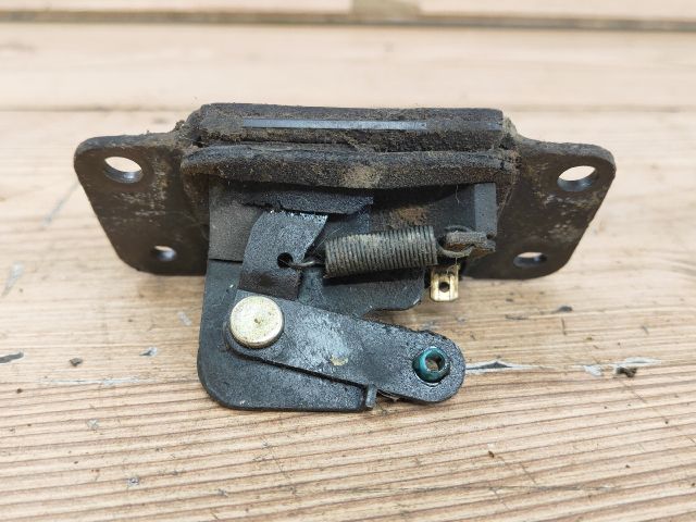 bontott SSANGYONG REXTON Csomagtérajtó Zárszerkezet