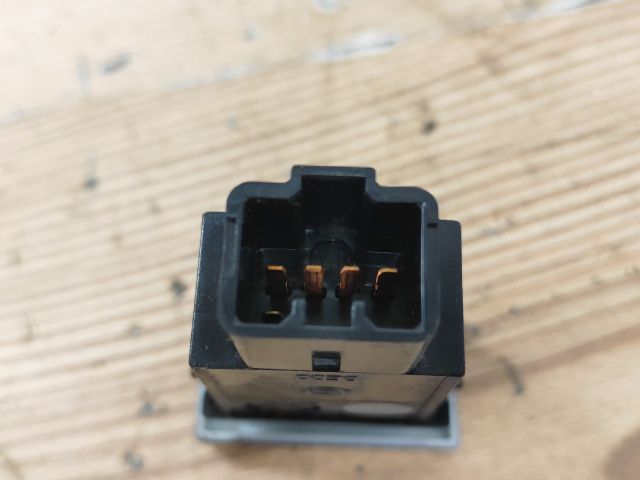 bontott SSANGYONG REXTON ESP Kapcsoló