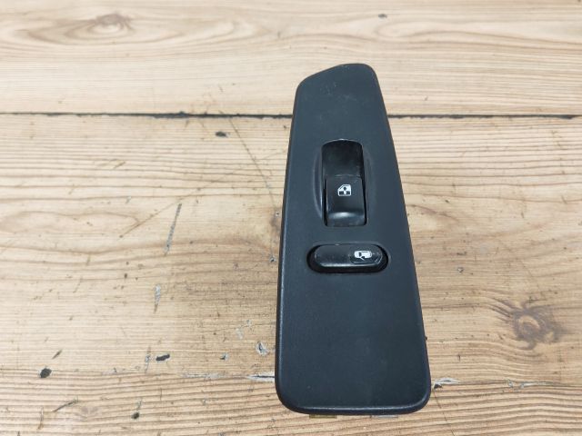 bontott SSANGYONG REXTON Jobb első Ablakemelő Kapcsoló