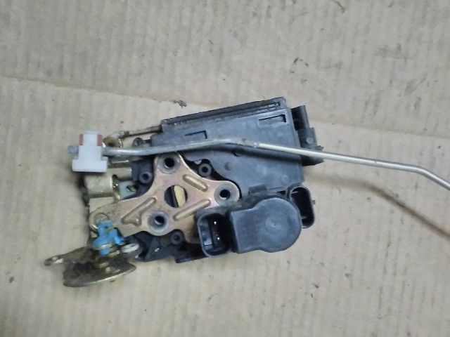 bontott SSANGYONG REXTON Jobb első Ajtózár