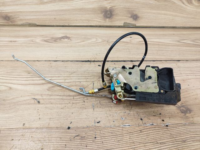 bontott SSANGYONG REXTON Jobb első Ajtózár