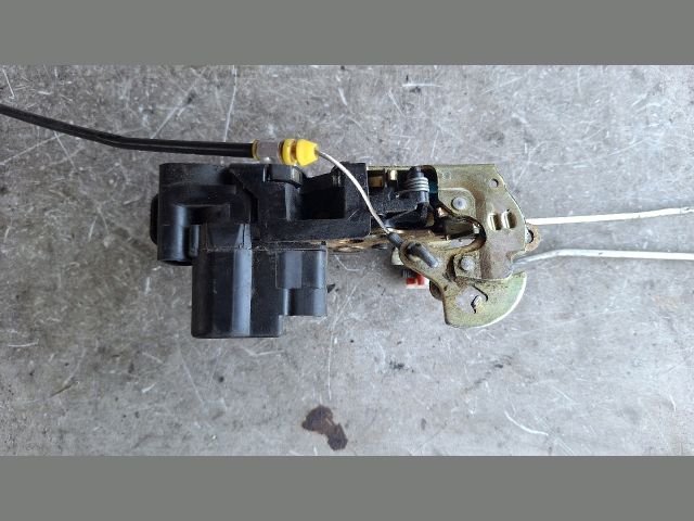 bontott SSANGYONG REXTON Jobb első Ajtózár