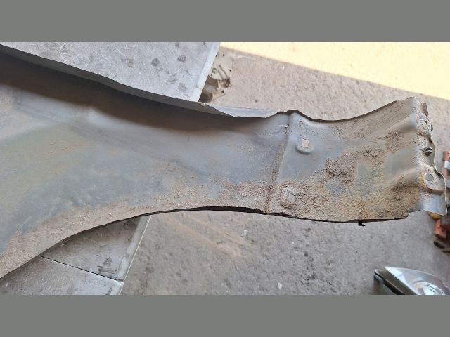 bontott SSANGYONG REXTON Jobb első Sárvédő