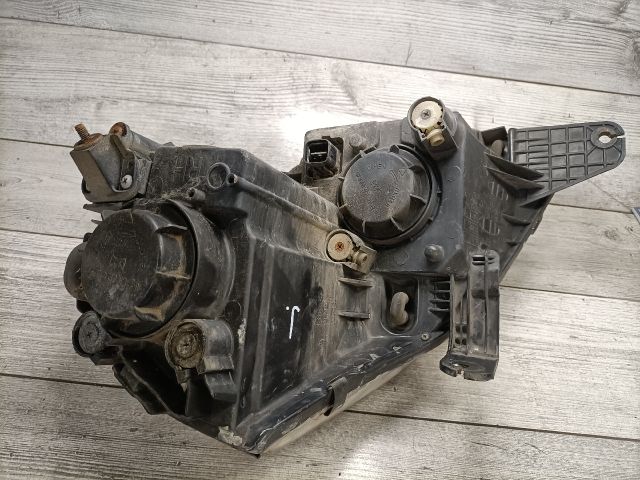 bontott SSANGYONG REXTON Jobb Fényszóró