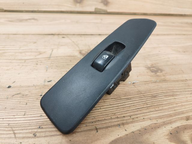 bontott SSANGYONG REXTON Jobb hátsó Ablakemelő Kapcsoló