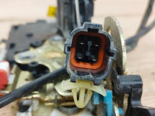 bontott SSANGYONG REXTON Jobb hátsó Ajtózár