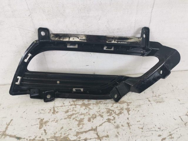 bontott SSANGYONG REXTON Jobb Ködlámpa Rács