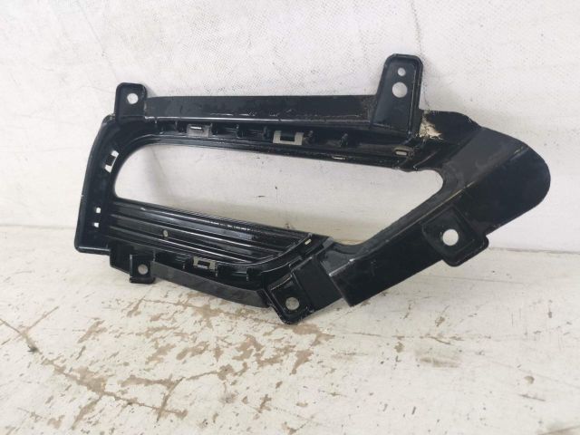 bontott SSANGYONG REXTON Jobb Ködlámpa Rács