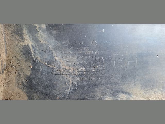 bontott SSANGYONG REXTON Jobb Küszöb