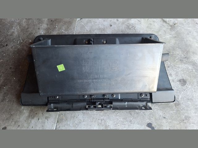 bontott SSANGYONG REXTON Kesztyűtartó Ajtó