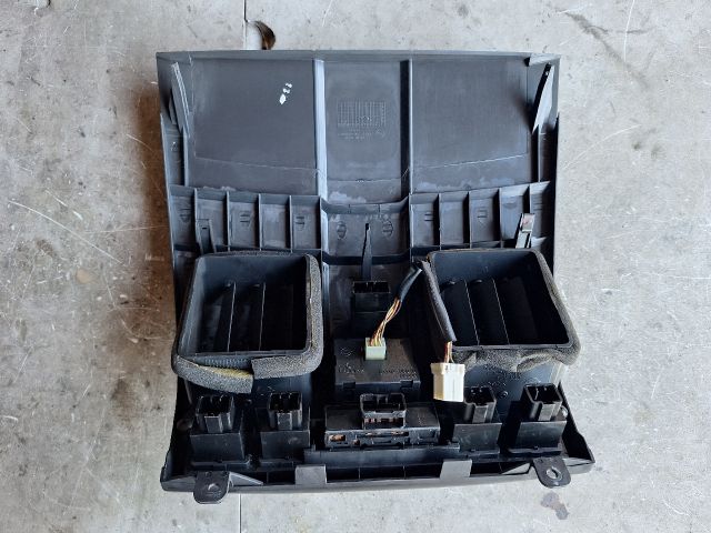 bontott SSANGYONG REXTON Középső Szellőző