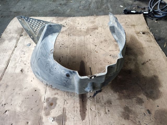 bontott SSANGYONG RODIUS Bal első Dobbetét (Kerékjárati, Műanyag)