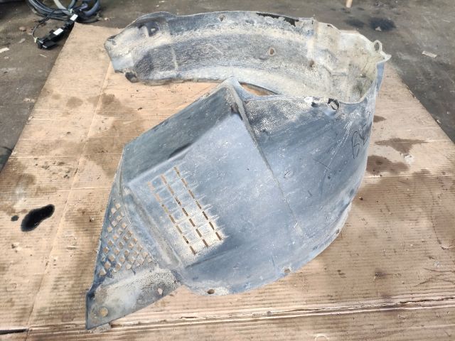 bontott SSANGYONG RODIUS Bal első Dobbetét (Kerékjárati, Műanyag)