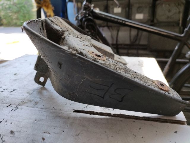 bontott SSANGYONG RODIUS Bal első Sárvédő Szélesítő