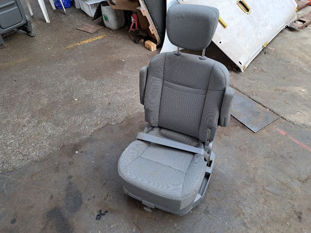 bontott SSANGYONG RODIUS Bal hátsó Ülés