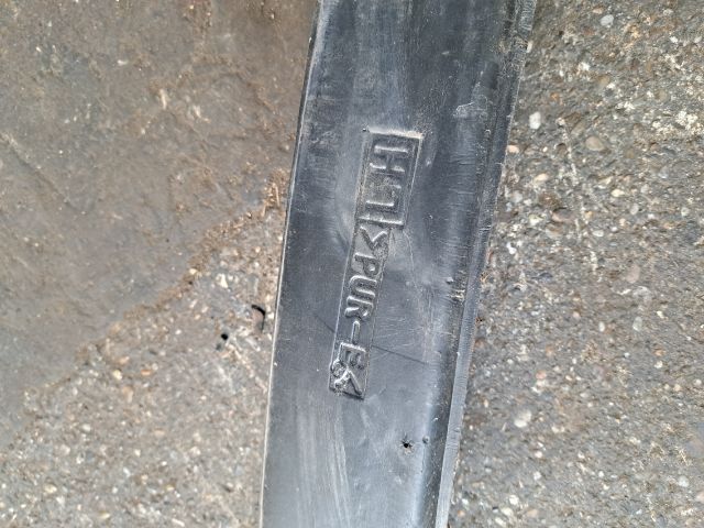 bontott SSANGYONG RODIUS Bal Sárvédő Csavar Burkolat