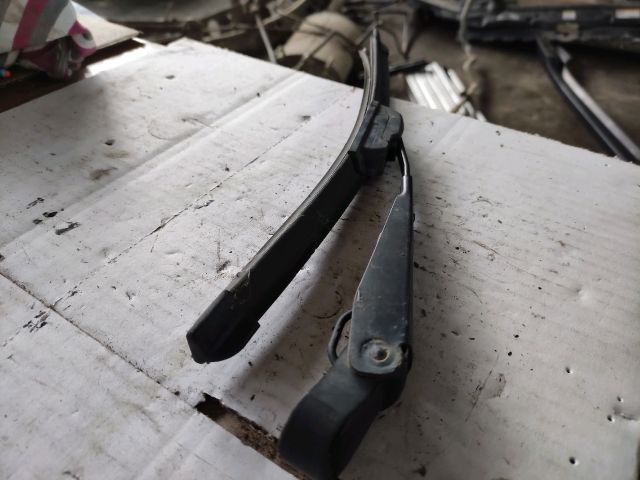 bontott SSANGYONG RODIUS Hátsó Ablaktörlő Kar