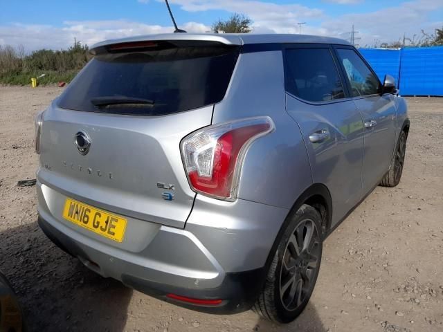 bontott SSANGYONG TIVOLI Bal hátsó Csonkállvány