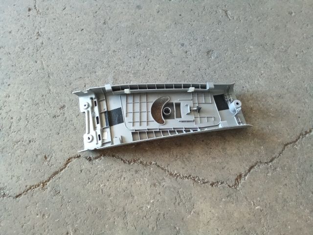 bontott SSANGYONG TIVOLI Bal B Oszlop Burkolat