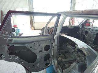 bontott SSANGYONG TIVOLI Bal B Oszlop