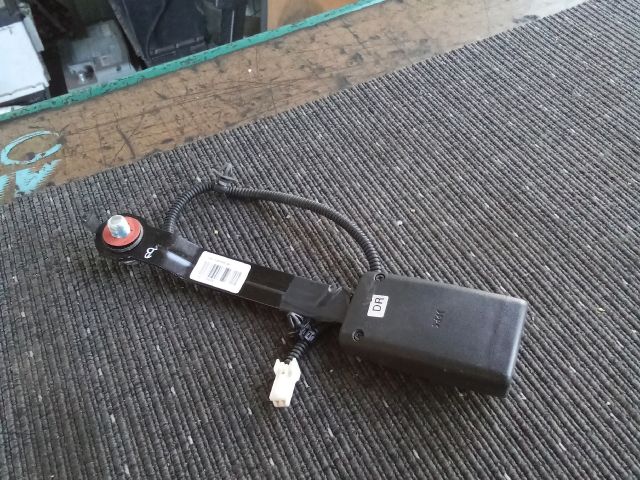 bontott SSANGYONG TIVOLI Bal első Biztonsági Öv Csat