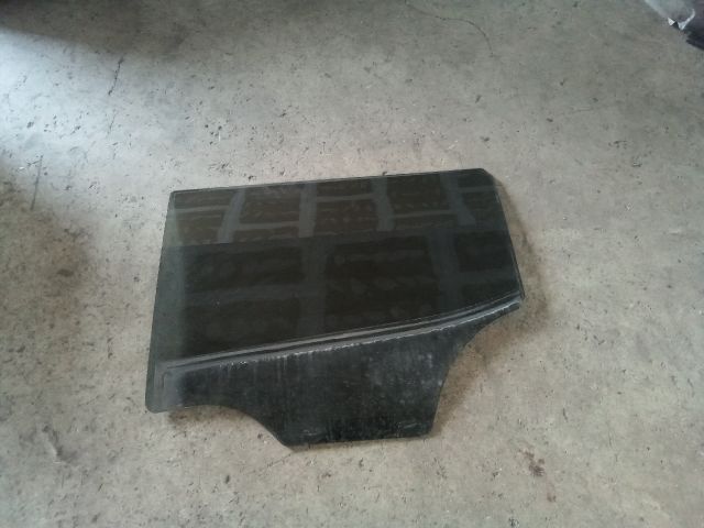 bontott SSANGYONG TIVOLI Bal hátsó Ablak