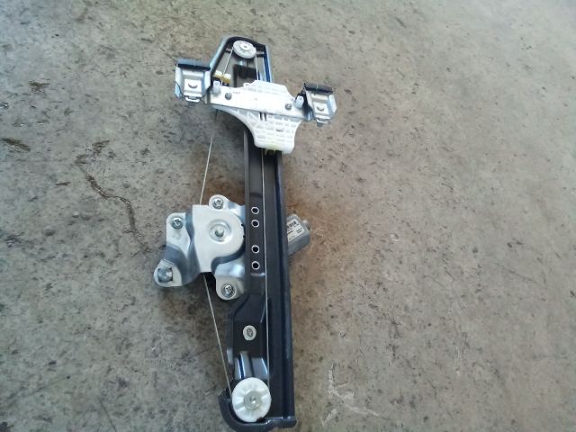 bontott SSANGYONG TIVOLI Bal hátsó Ablakemelő Szerkezet (Elektromos)